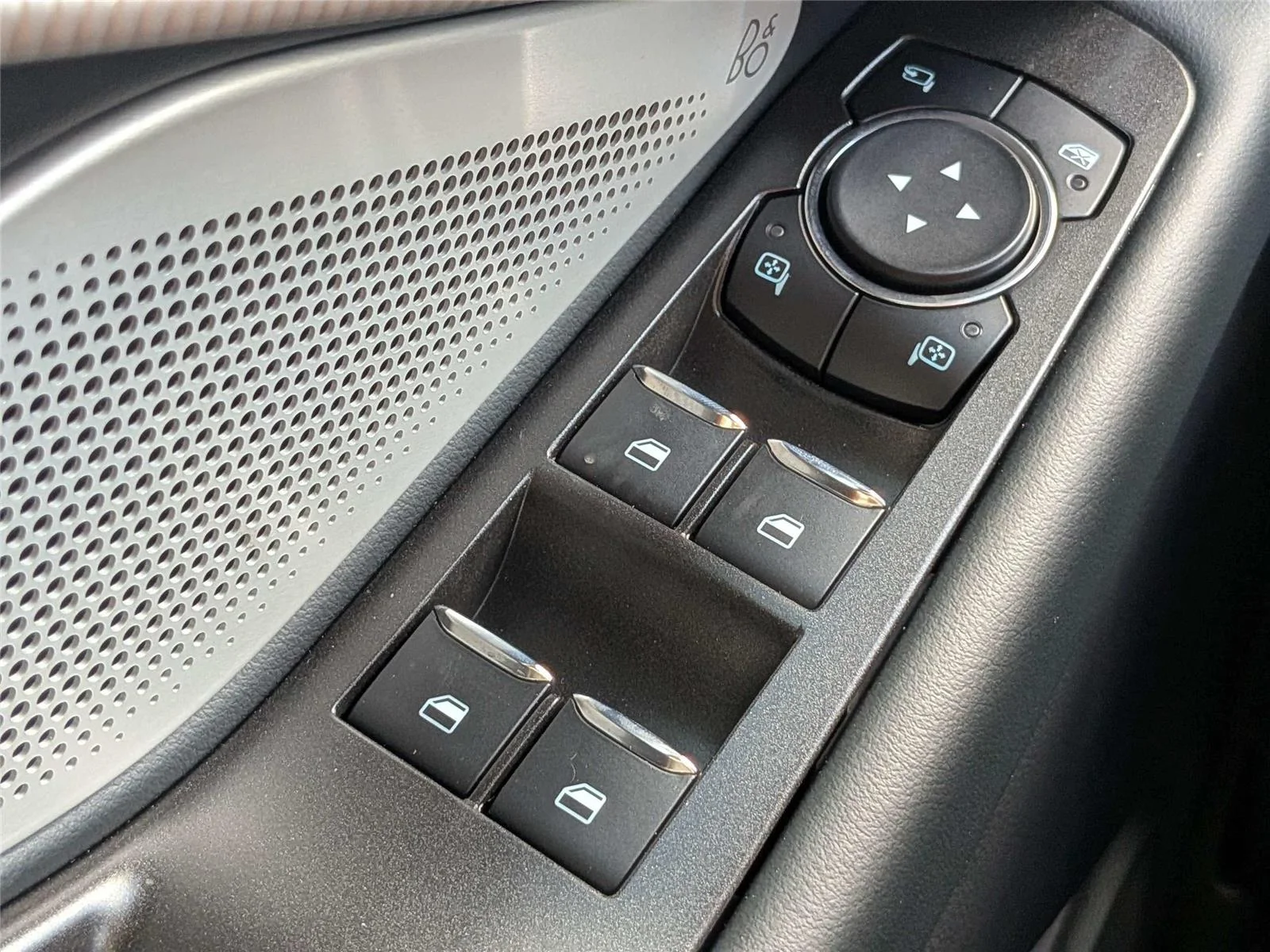 2026 Ford Explorer ST - Photo 25