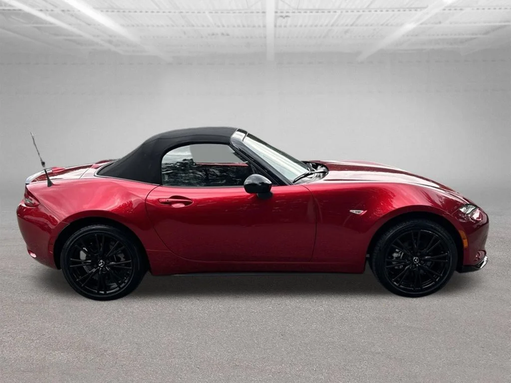 Used 2025 Red Mazda Club image 7