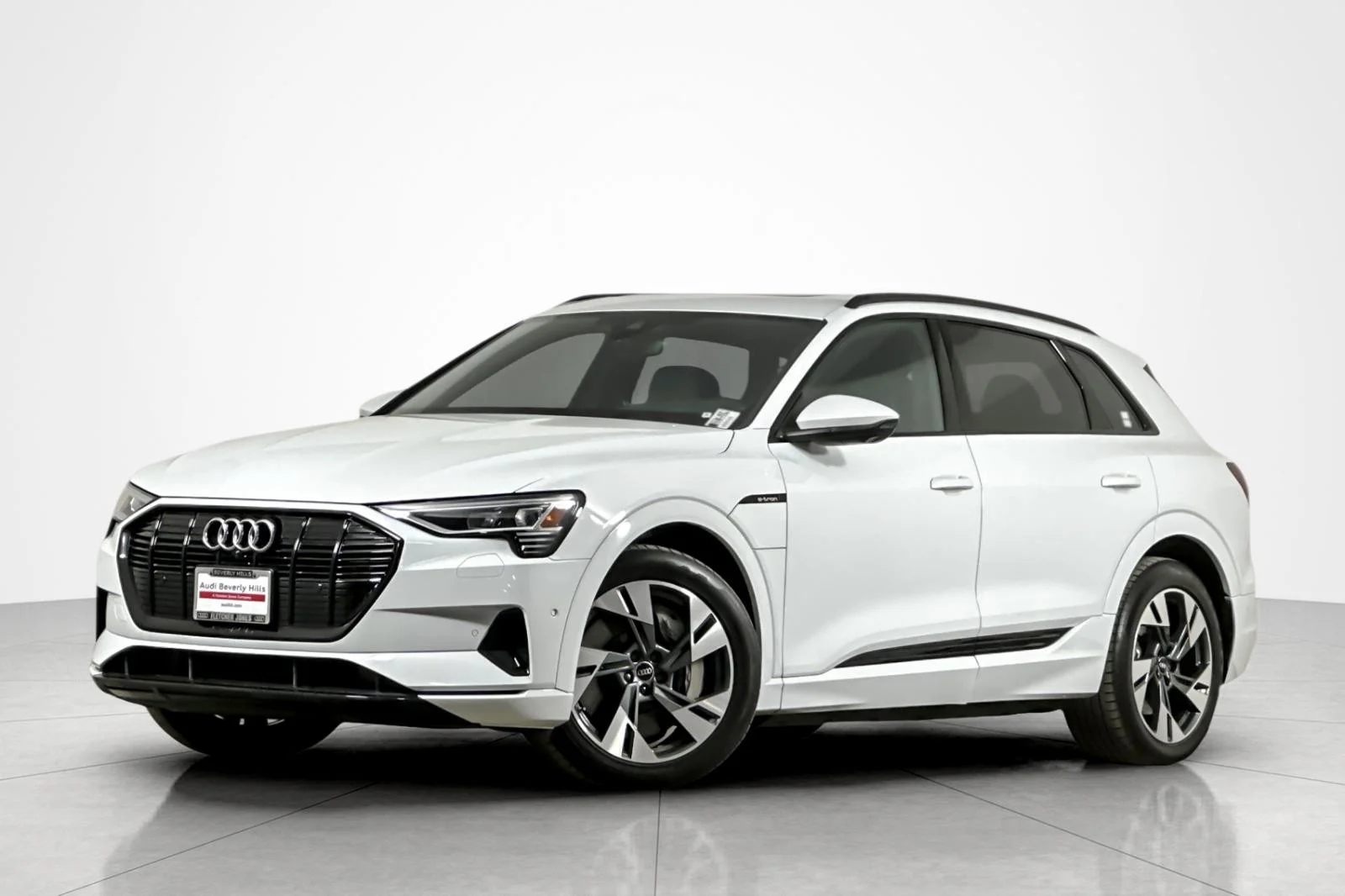 2023 Audi e-tron 95 kWh Premium quattro's photo