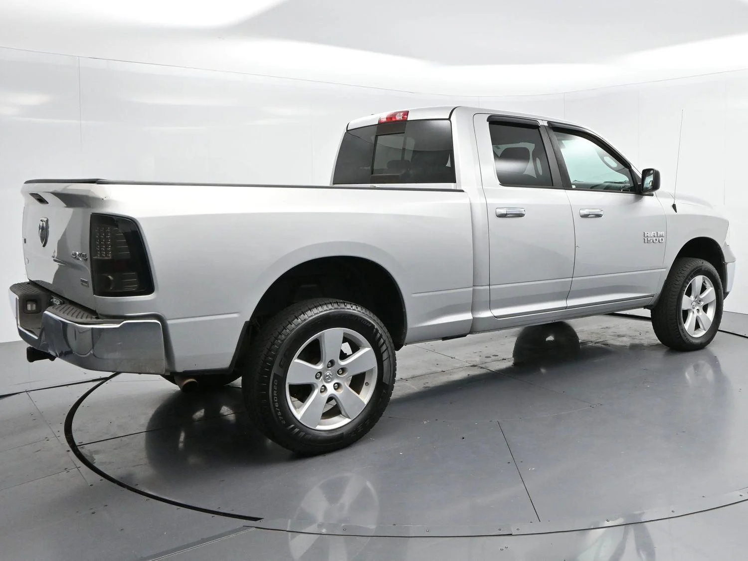Used 2015 Bright Silver Metallic Clearcoat Ram SLT image 7