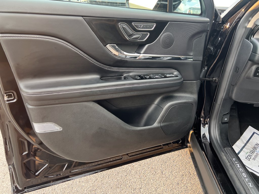 Used 2024 Black Lincoln Grand Touring image 12