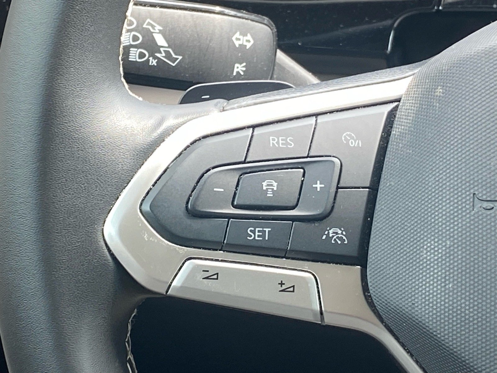 Certified Used 2025 Gray Volkswagen 2.0T SEL image 5