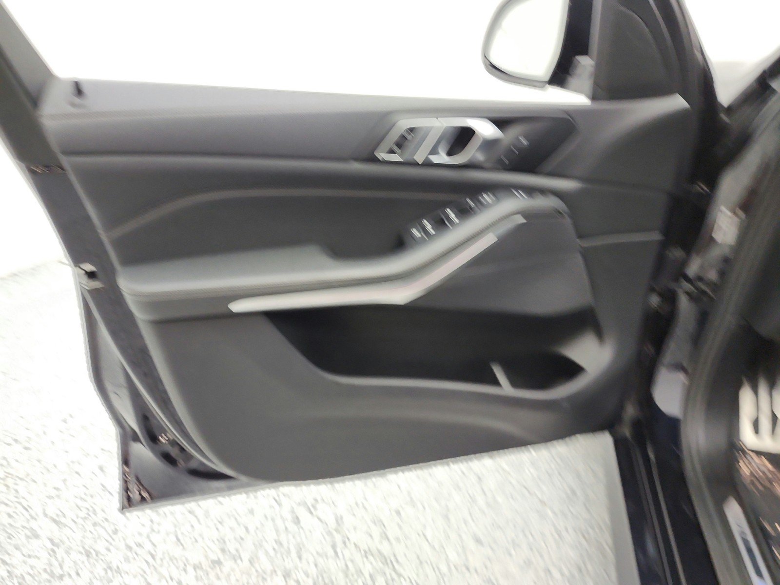 Used 2023 Carbon Black Metallic BMW sDrive40i Sports Activity Vehicle image 13