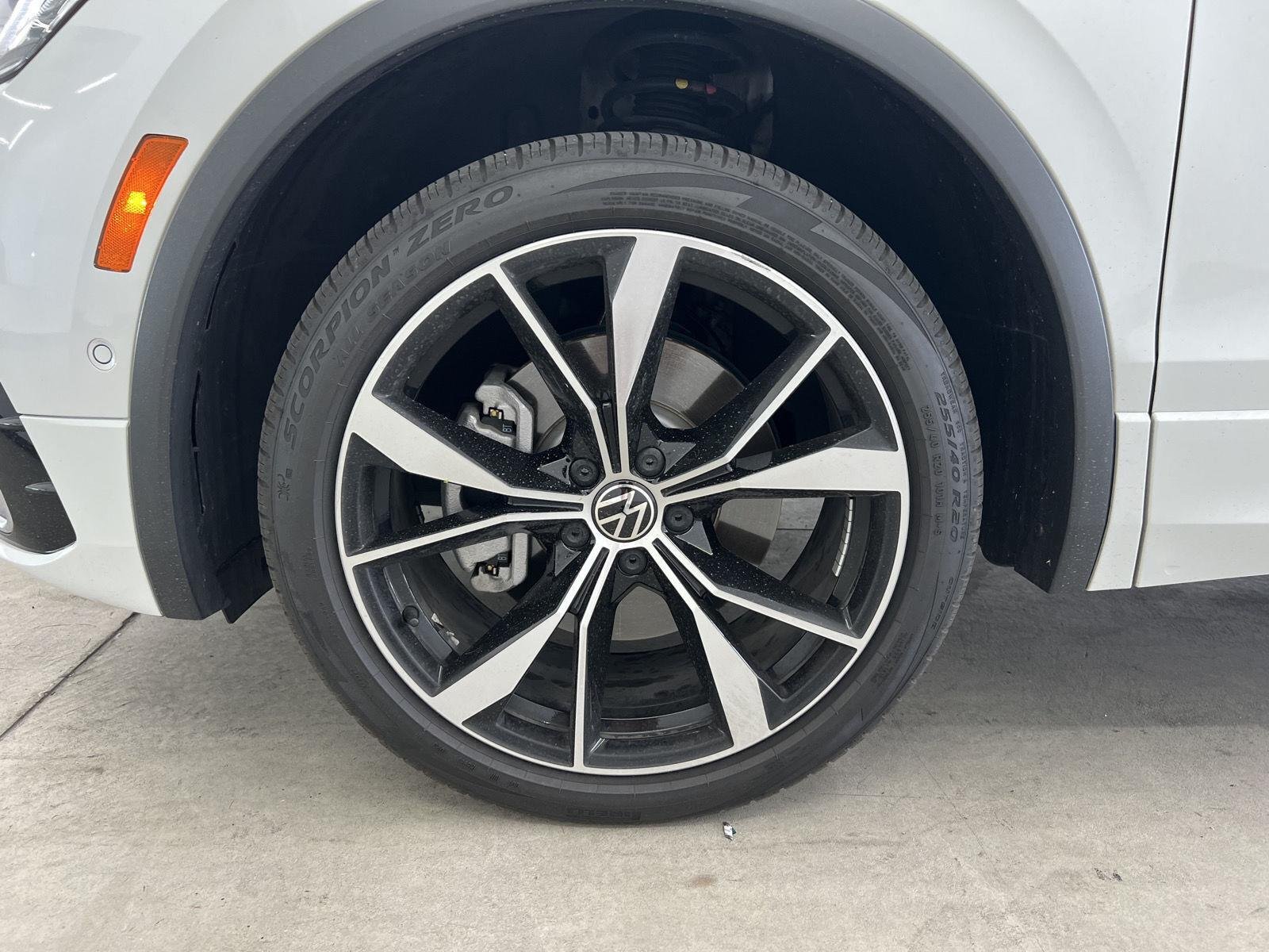 2023 Volkswagen Tiguan SEL R-LINE - Photo 7