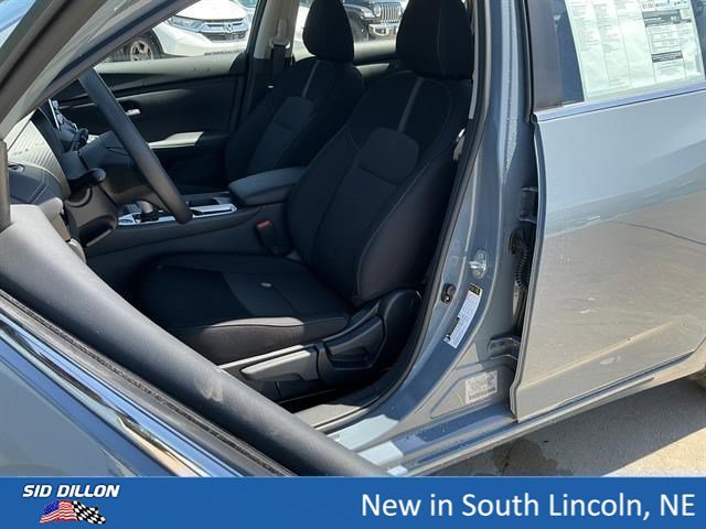 2025 Nissan Sentra SV - Photo 9