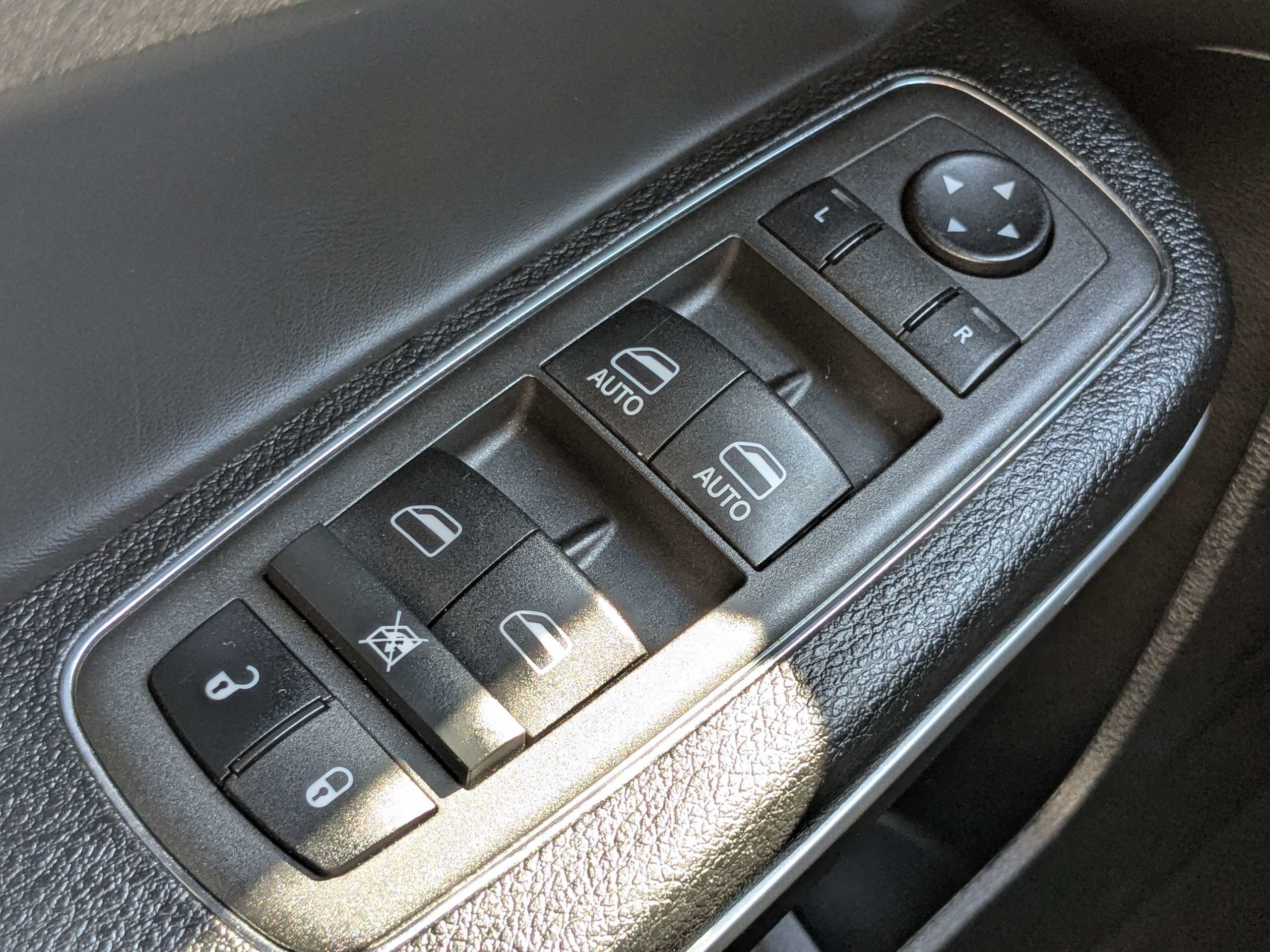 Used 2022 Silver Chrysler S image 27