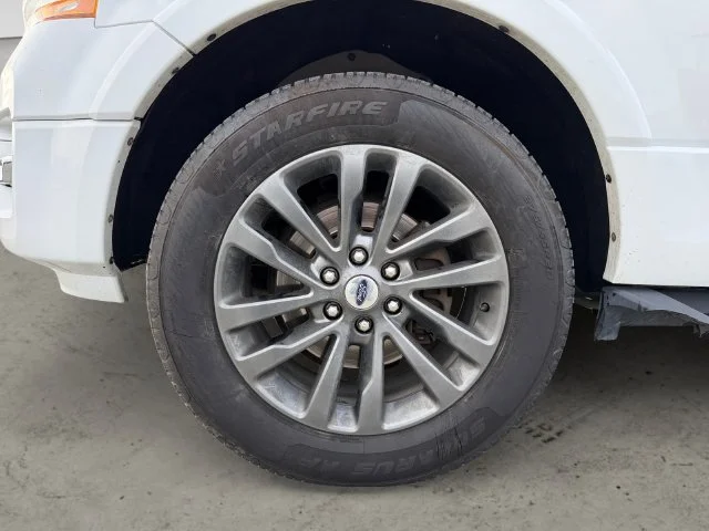 Used 2016 Oxford White Ford XLT image 9