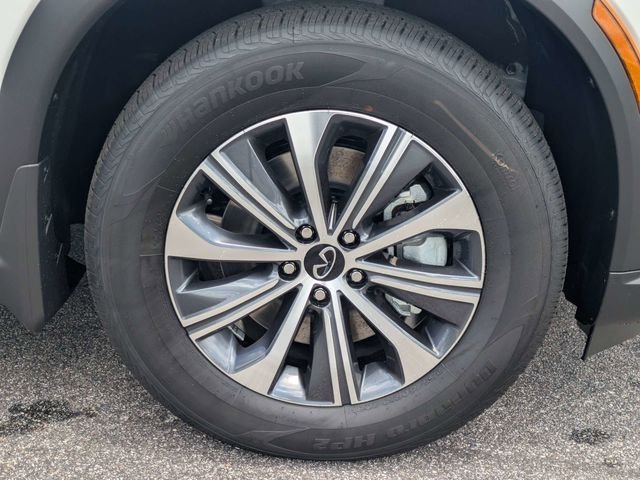 New 2027 RADIANT WHITE INFINITI Pure FWD image 11