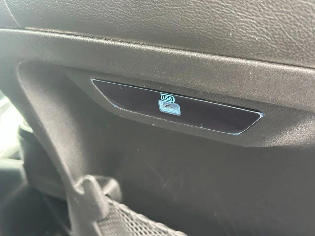 Used 2018 White Chrysler Touring L image 24