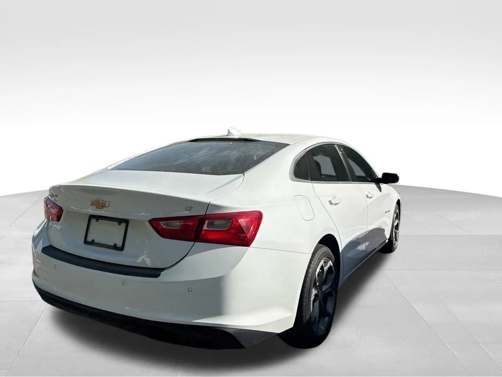 Used 2024 White Chevrolet LT image 9