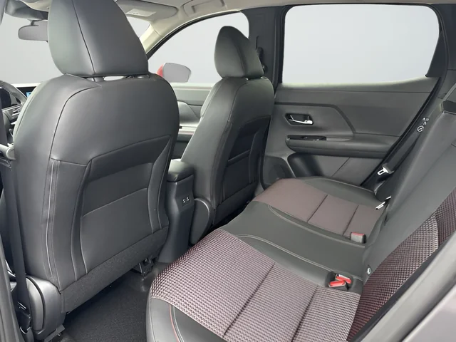 New 2026 Gun Metallic / Scarlet Ember Tintcoat Two-tone Nissan SR image 18