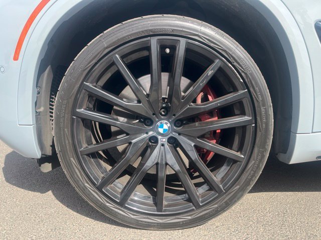 Used 2025 Gray BMW M60i image 9