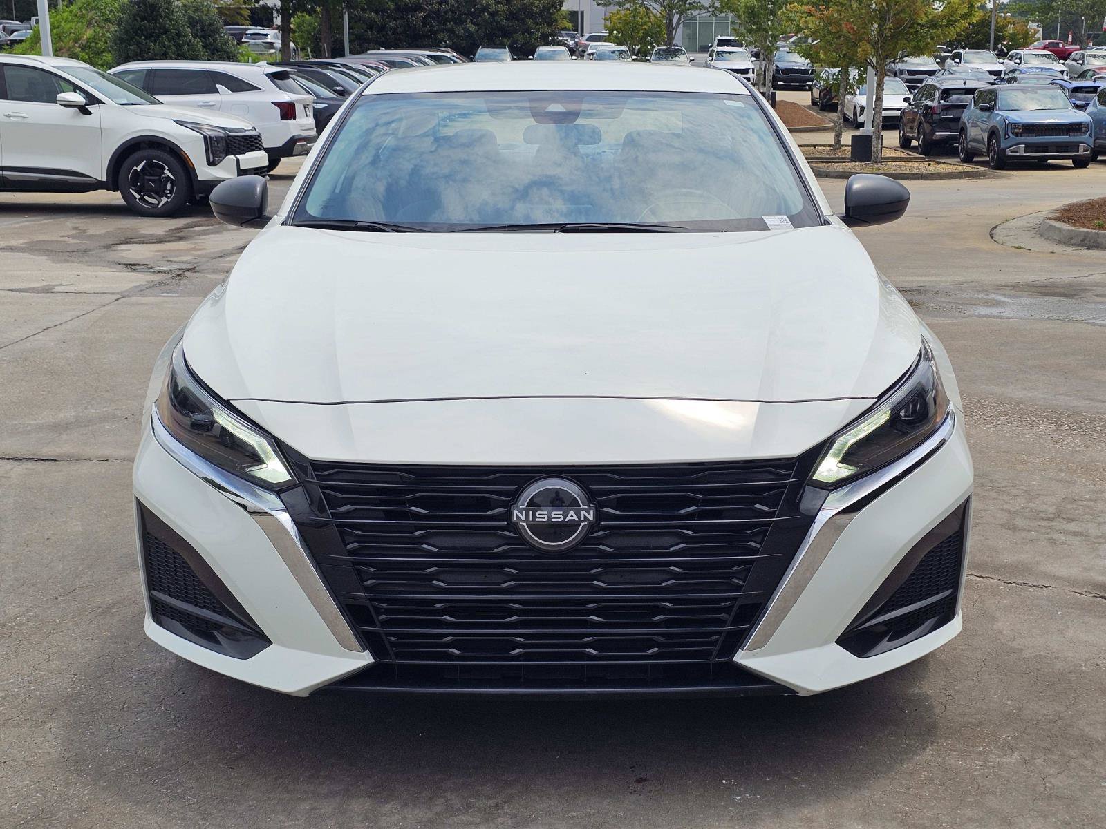 Used 2025 Glacier White Nissan SV image 2