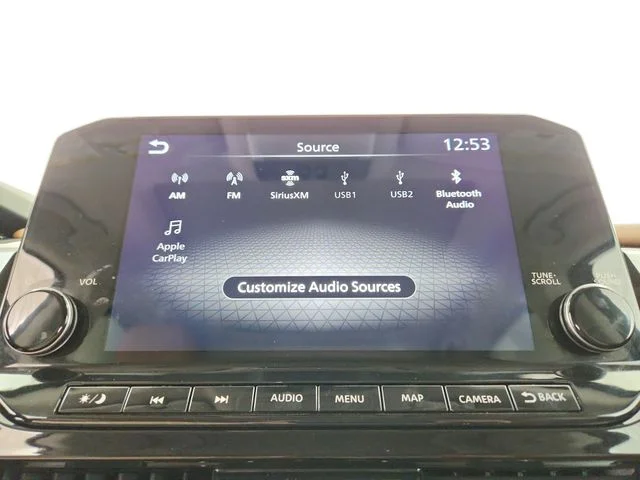 Used 2025 Silver Nissan Platinum image 32