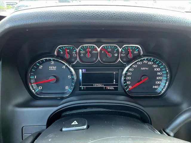 Used 2019 Gray Chevrolet LT image 7