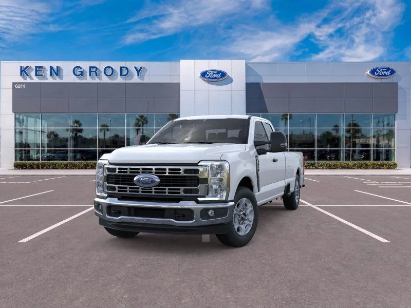 New 2026 Oxford White Ford XLT image 17