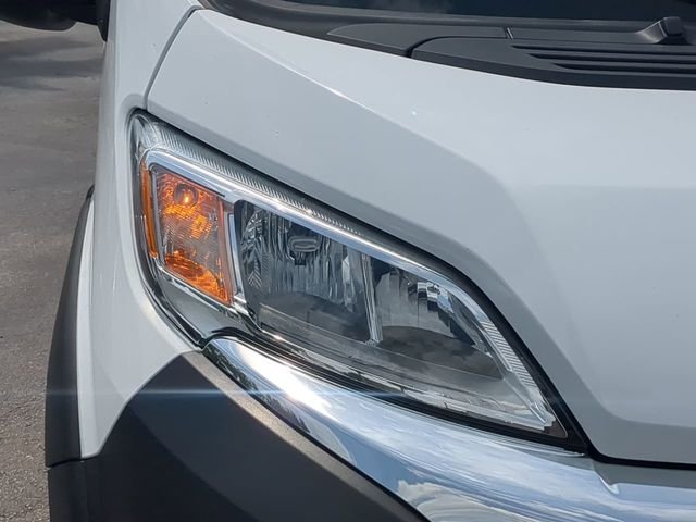 Used 2025 White Ram Base image 10