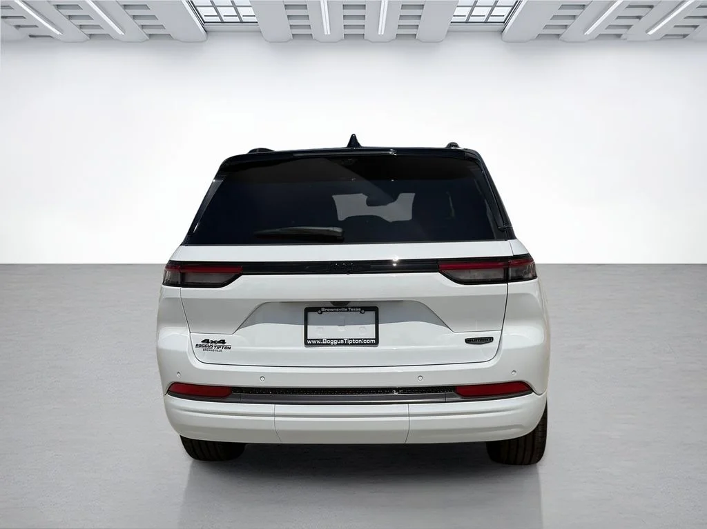 New 2026 Bright White Clear-Coat Exterior Paint Jeep Summit image 4