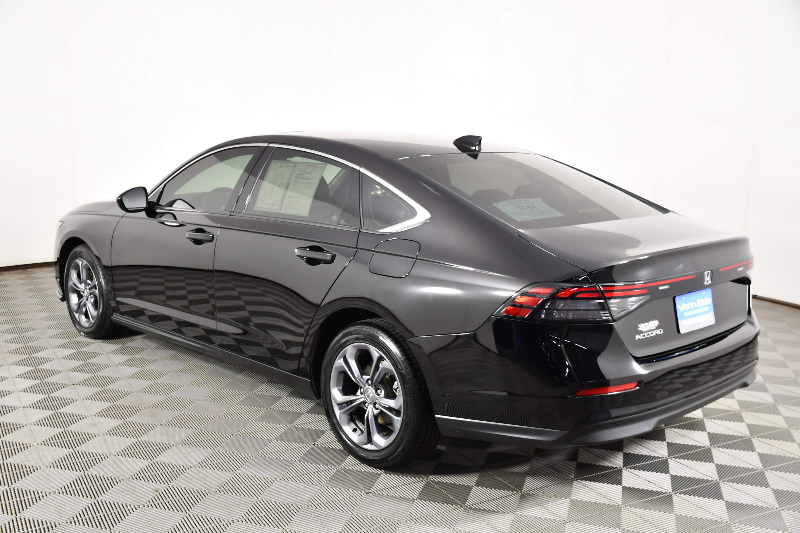 Certified Used 2023 Crystal Black Pearl Honda EX image 8