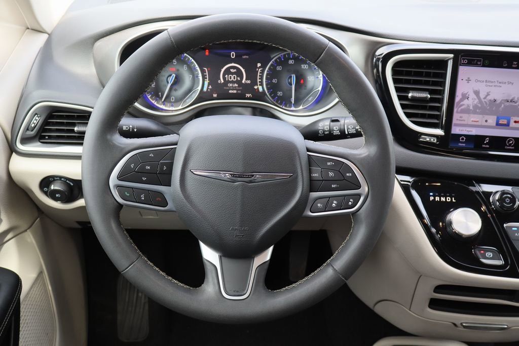 2023 Chrysler Pacifica Touring L - Photo 13