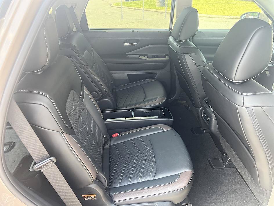 Certified Used 2024 Baja Storm Nissan Platinum image 17