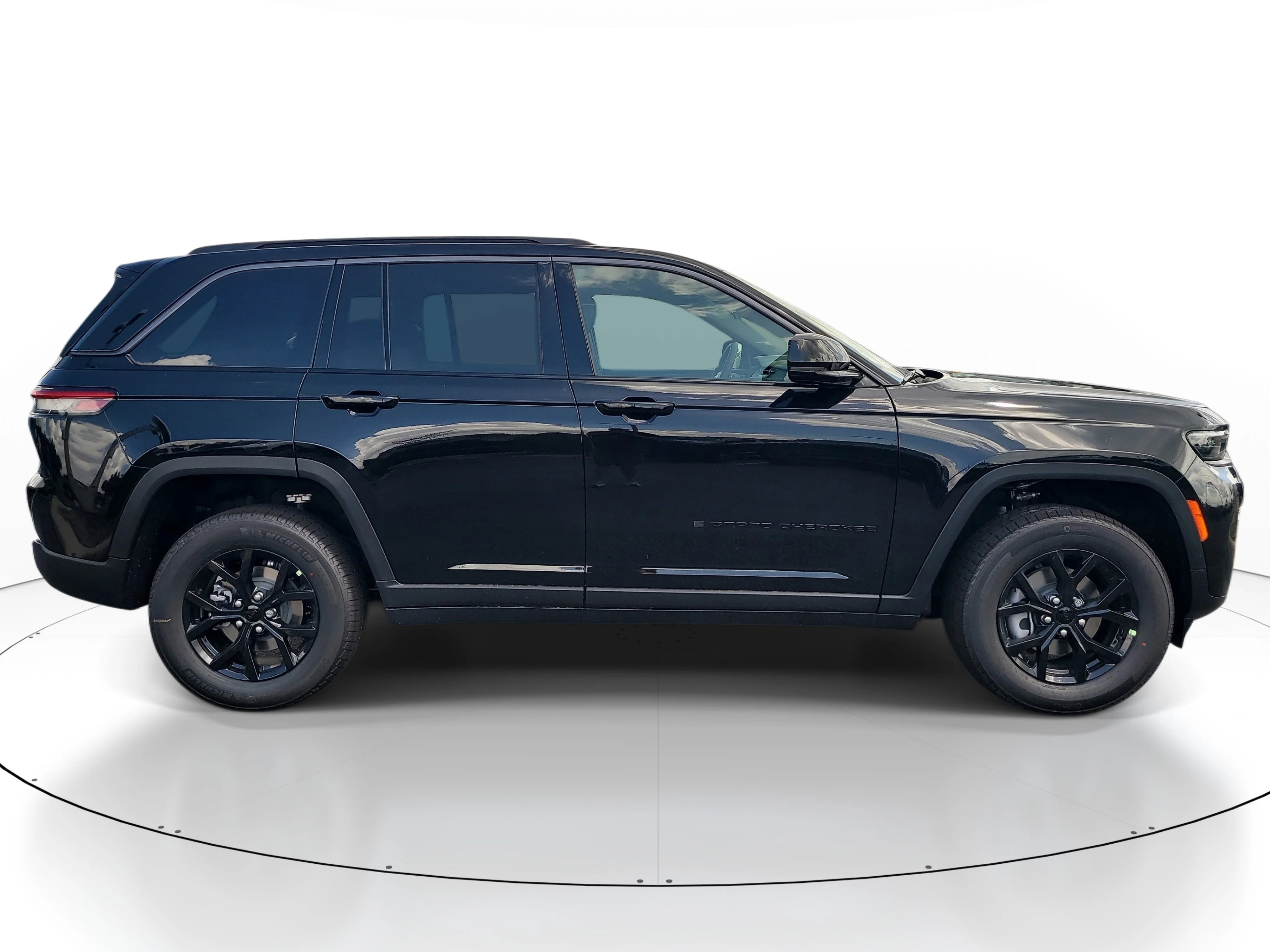 New 2026 Diamond Black Crystal Pearlcoat Jeep Laredo Altitude image 5