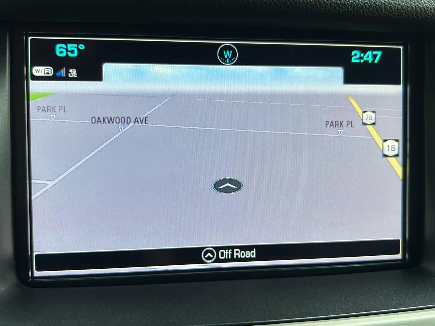 Used 2018 Iridium Metallic GMC SLT image 2