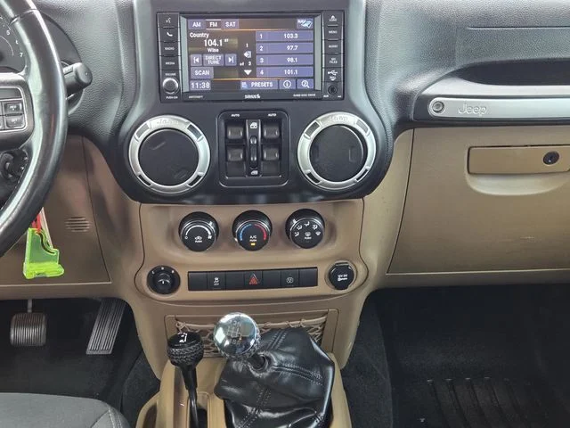 Used 2018 Black Jeep Unlimited Sahara image 13