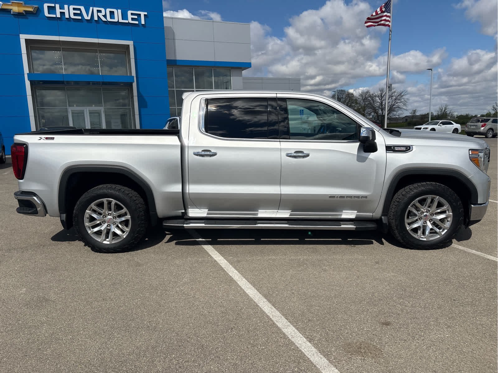 Used 2021 GMC Sierra 1500 SLT with VIN 3GTU9DET3MG201734 for sale in Spring Valley, Minnesota