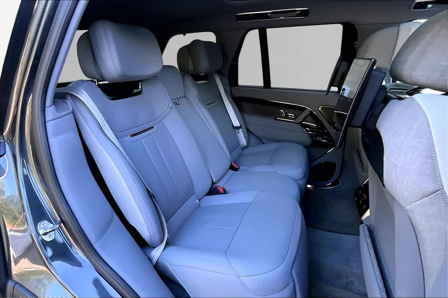 Used 2023 Carpathian Grey Premium Metallic Land Rover SV image 20