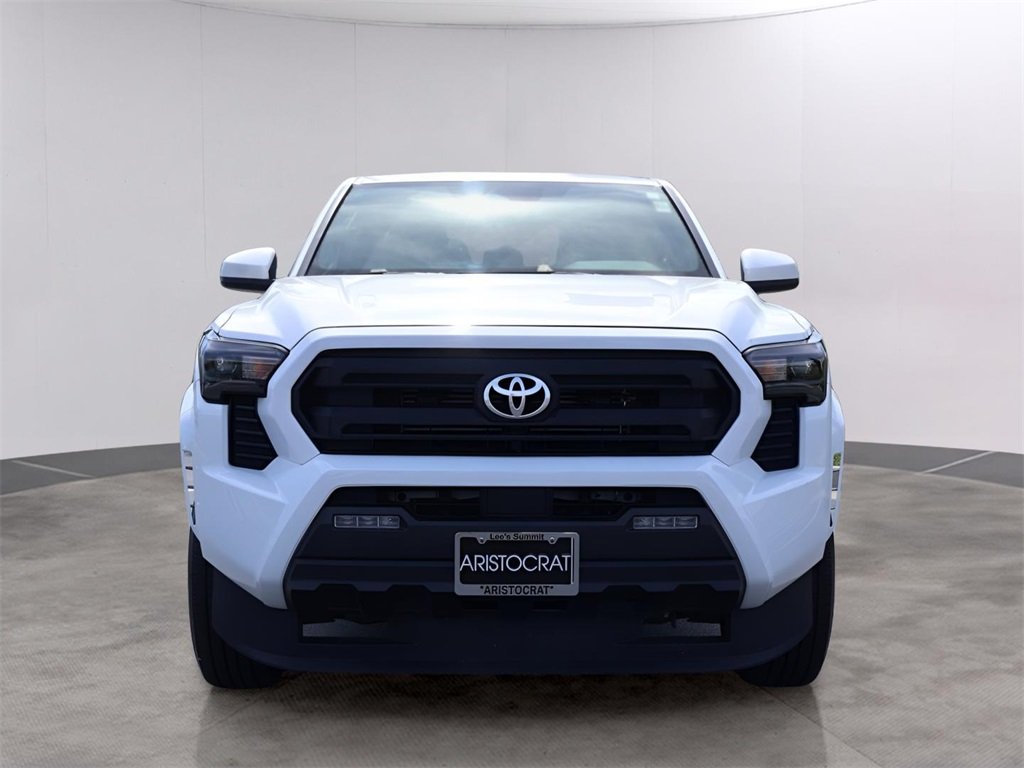 2024 Toyota Tacoma SR5 4x4 photo 2