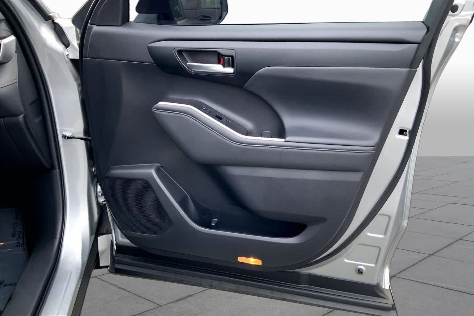 Used 2023 Celestial Silver Metallic Toyota Hybrid XLE image 20