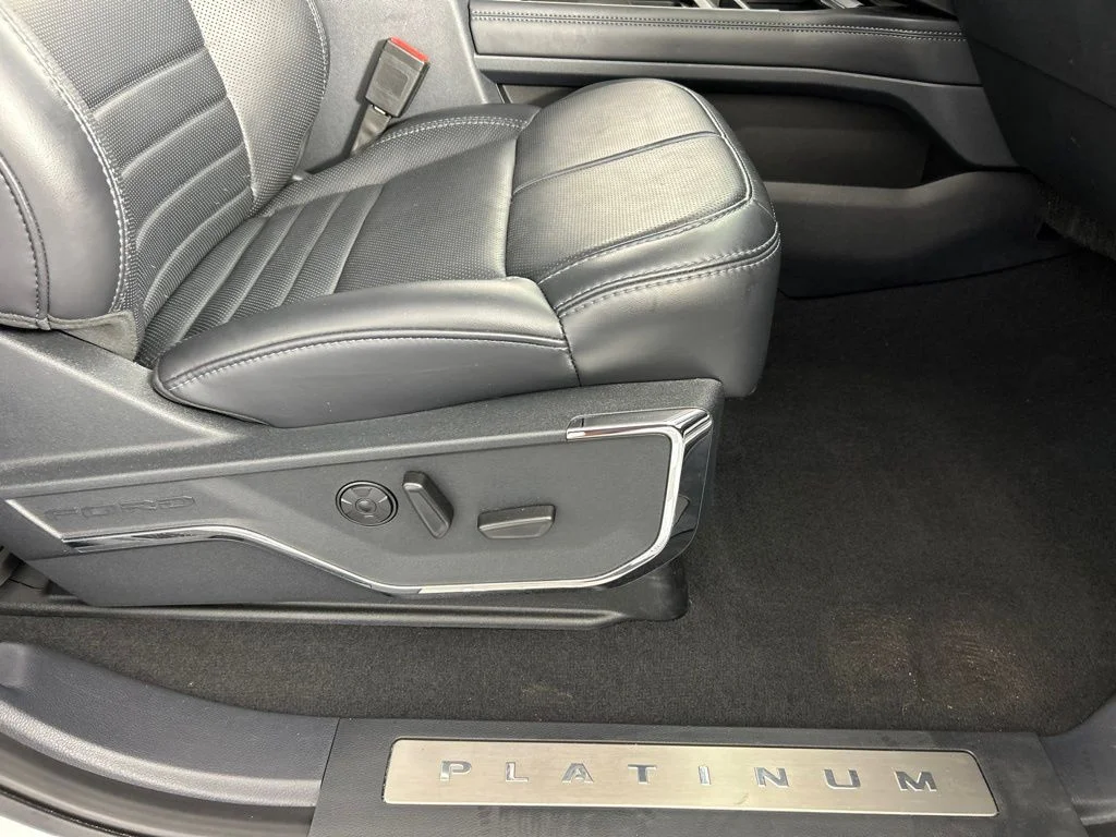 Used 2025 White Ford Platinum image 39
