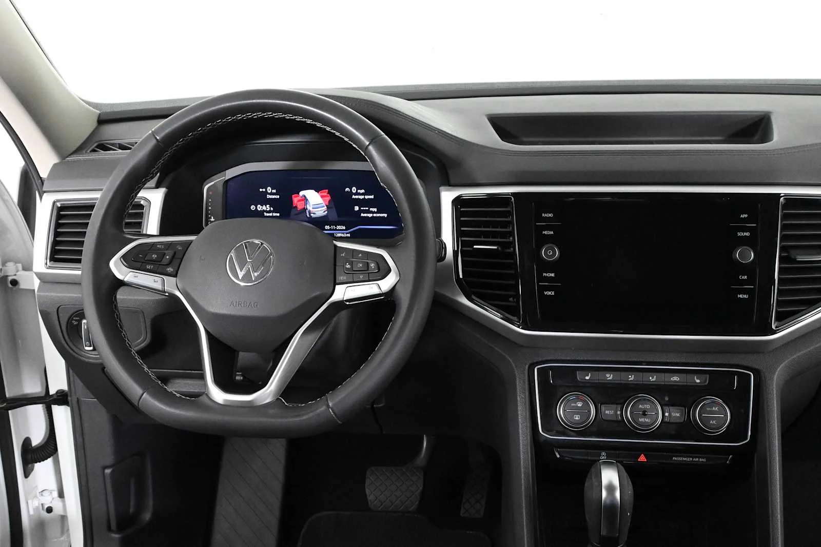 Used 2023 Pure White Volkswagen 3.6L V6 SE w/Technology image 3