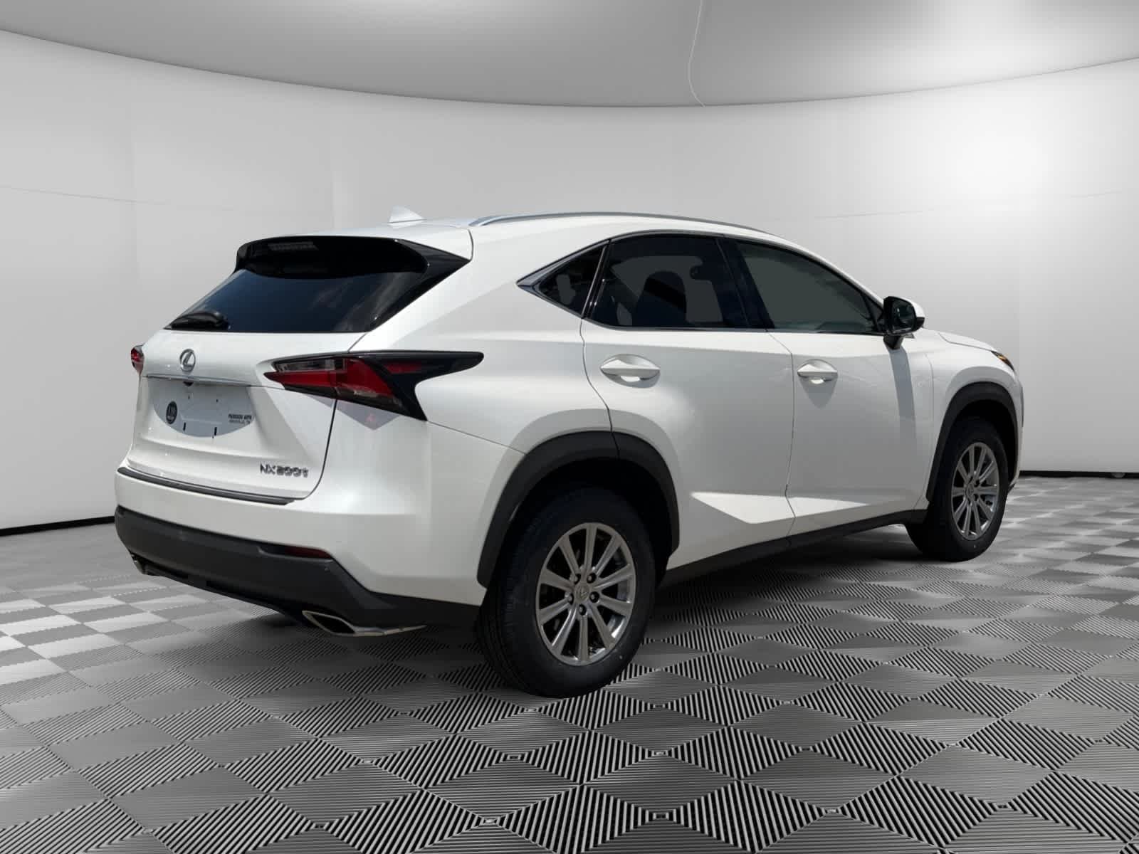 Used 2015 Eminent White Pearl Lexus  image 4