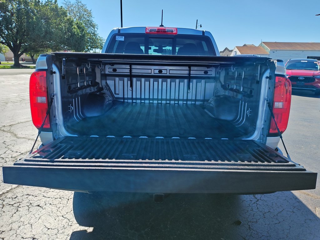 Used 2016 Silver Chevrolet Z71 image 9