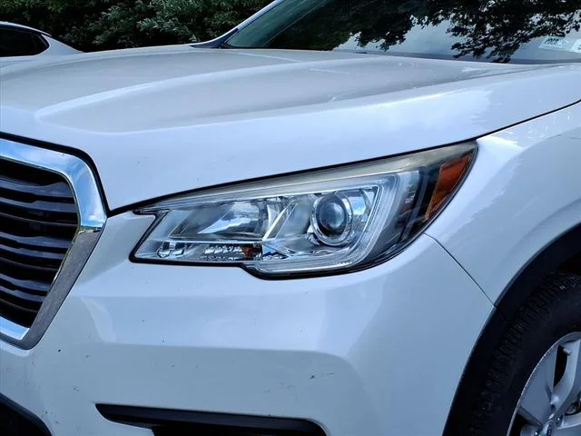 Used 2020 White Subaru Base image 4