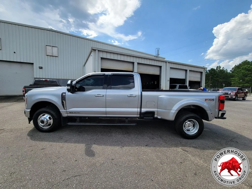 Used 2024 Silver Ford Lariat image 2