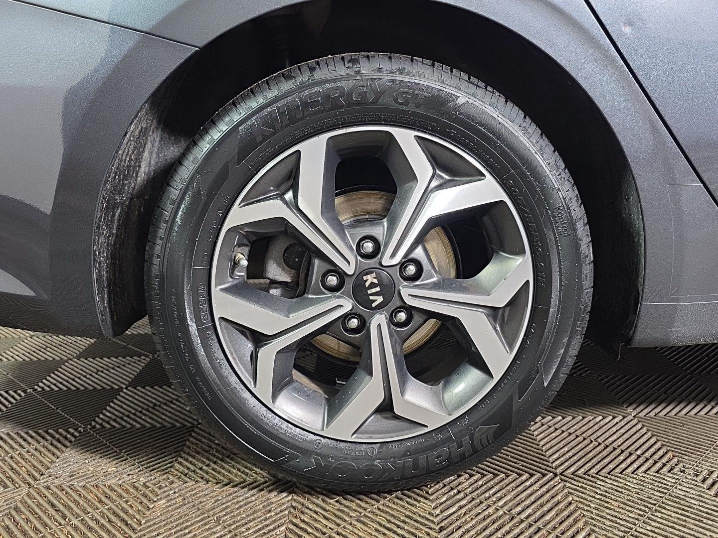 Used 2020 Gravity Gray Kia LXS image 2