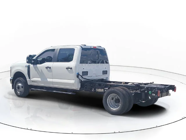 New 2027 Oxford White Ford XL 4WD CREW CAB image 7