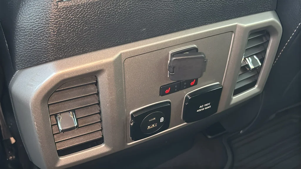 Used 2022 White Ford Lariat image 10