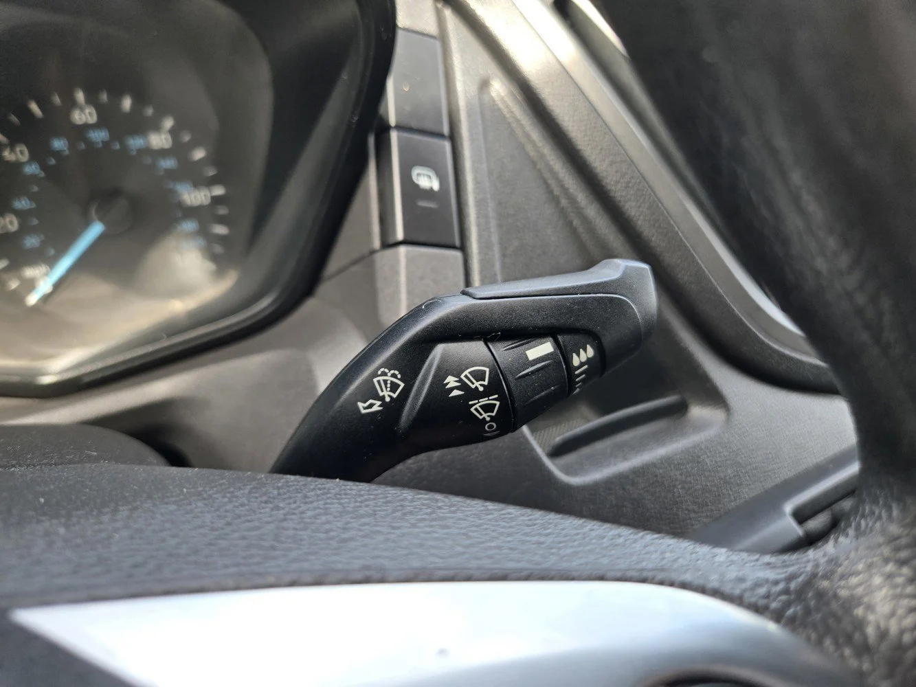 Used 2018 Oxford White Ford  image 17