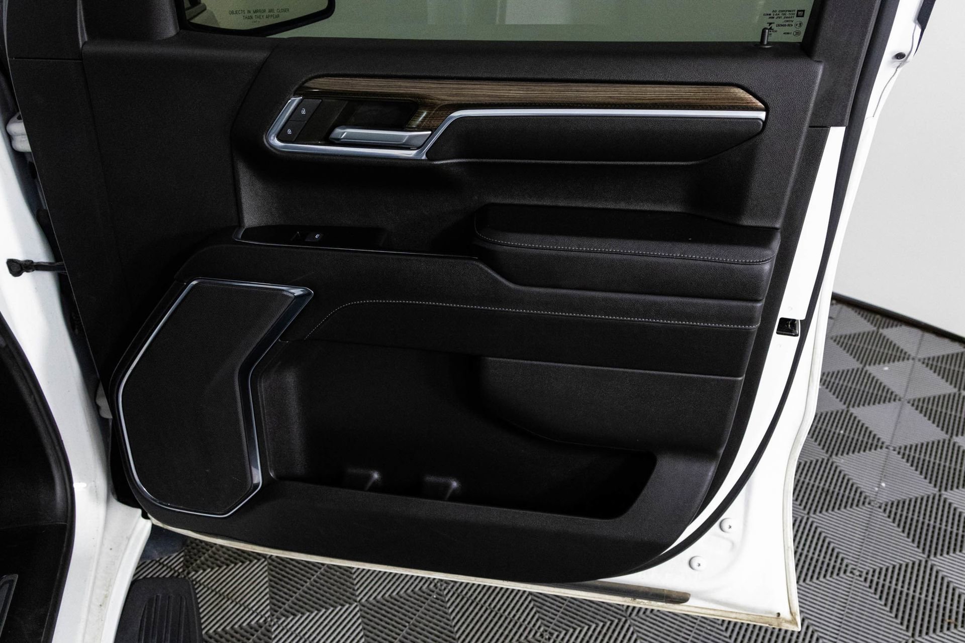 2023 CHEVROLET SILVERADO - Image 39