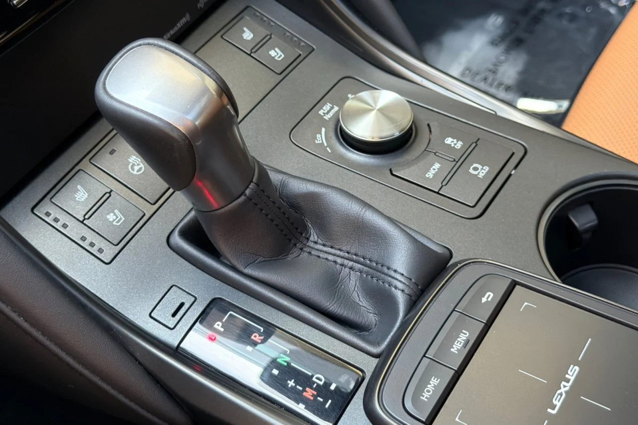Used 2024  Lexus IS 300 image 19
