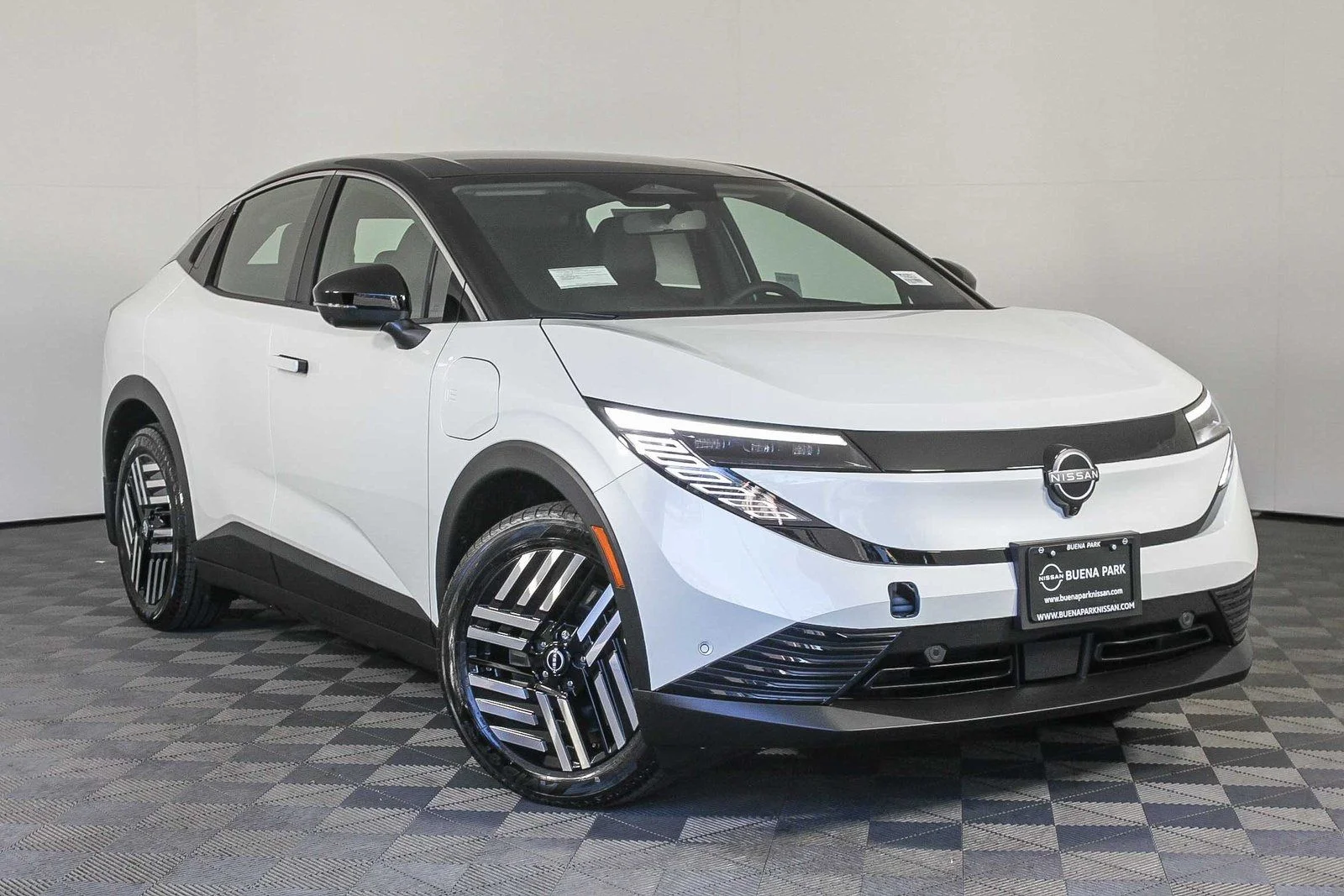2026 Nissan Leaf SV+'s photo