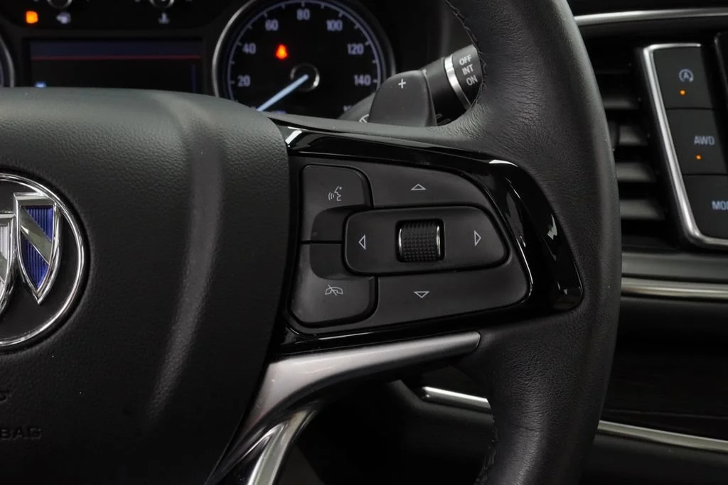 Used 2023 Summit White Buick Essence image 25