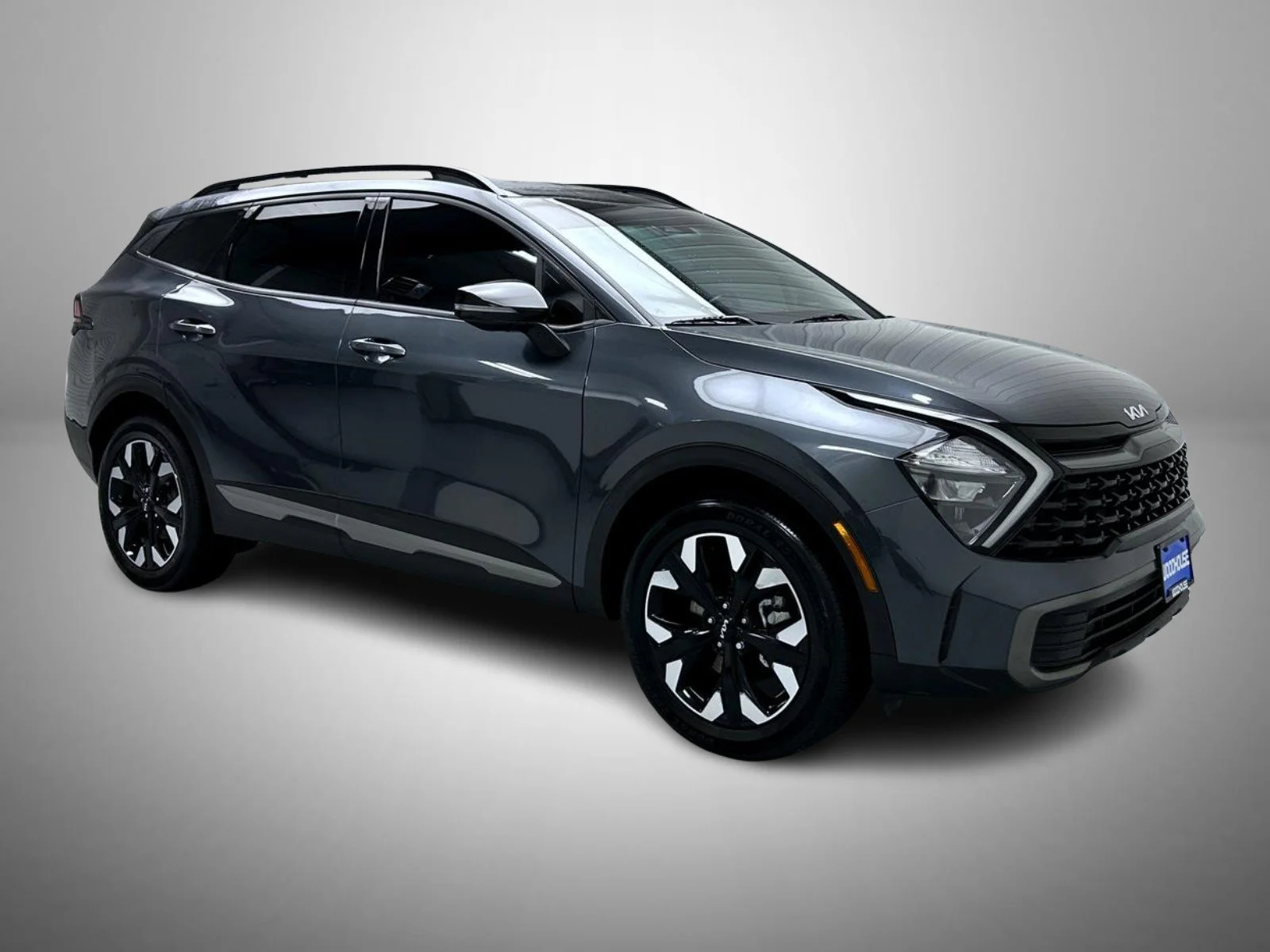 Used 2023 Gray Kia X-Line image 3