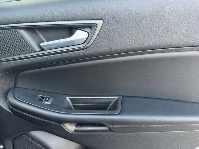 Used 2023 Blue Ford SE image 22