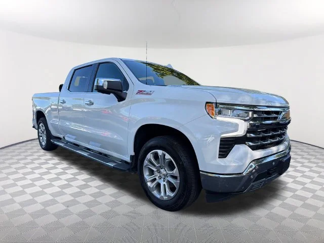 Used 2024 Summit White Chevrolet LTZ image 3