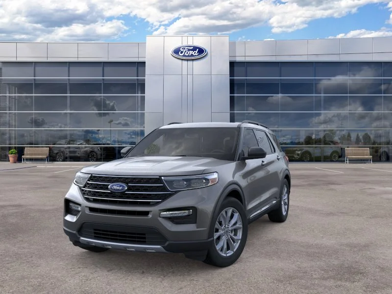 New 2024 Carbonized Gray Metallic Ford XLT image 2